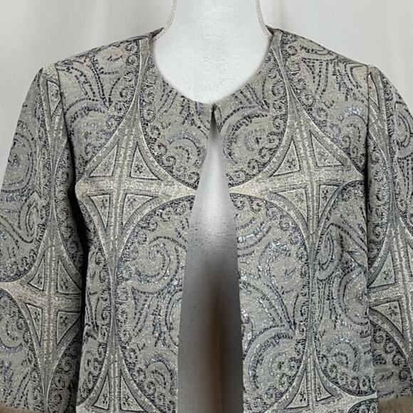 Chico’s Tan Metallic Faux Fur Mob Wife Glam Cuff Evening Jacket NWOT Size 4P - Picture 3 of 14
